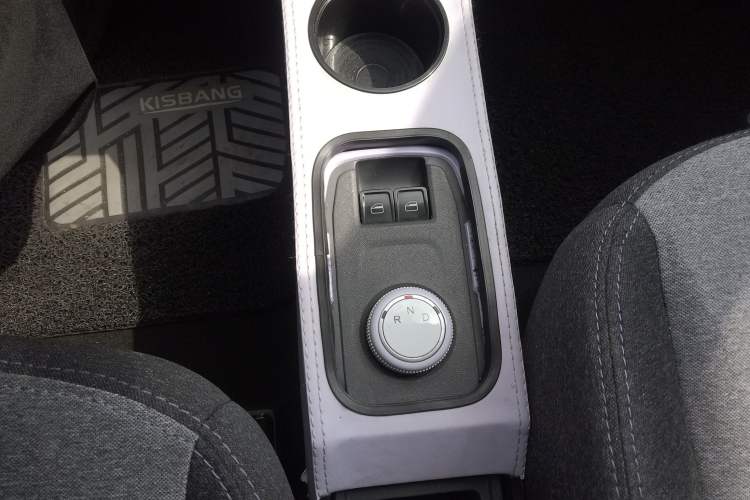 Used Chery QQ Ice Cream 2022 170km Sundae Phosphate Lithium-Ion
