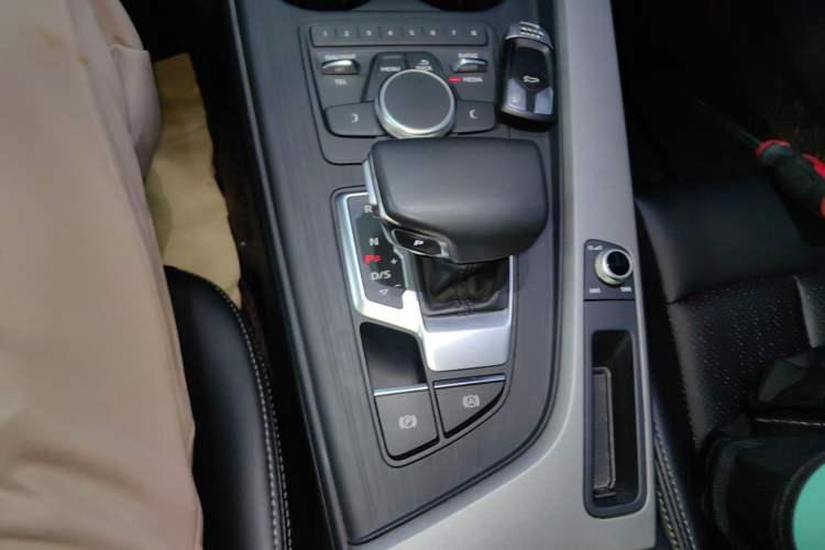 Used Audi A4L 2019 40 TFSI Ambition Version China V
