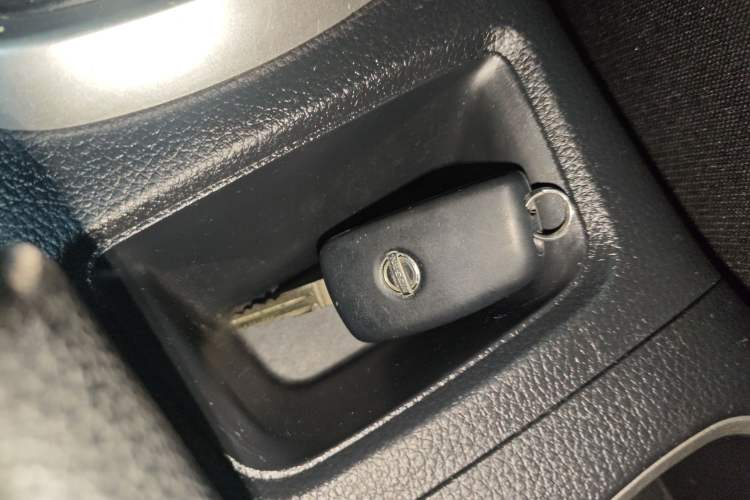 Used Nissan Tiida 2021 1.6L CVT Cool Edition
