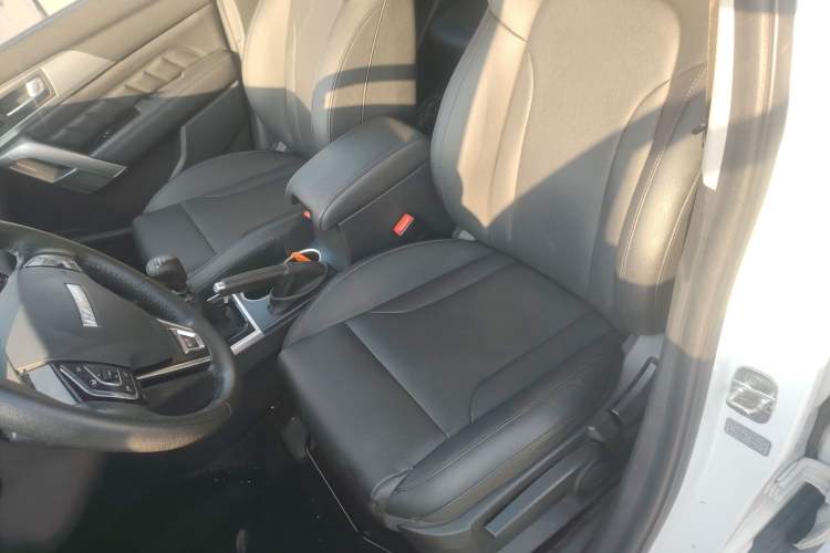 Used Haval H2 2016 Red Label 1.5T Manual Two-Wheel Drive Elite Model
