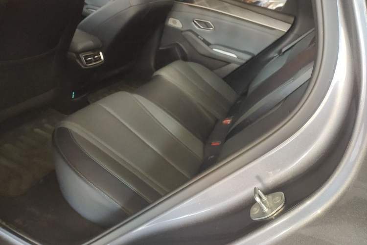 Used BYD Qin L 2025 DM-i Smart Drive 120KM Superior Model
