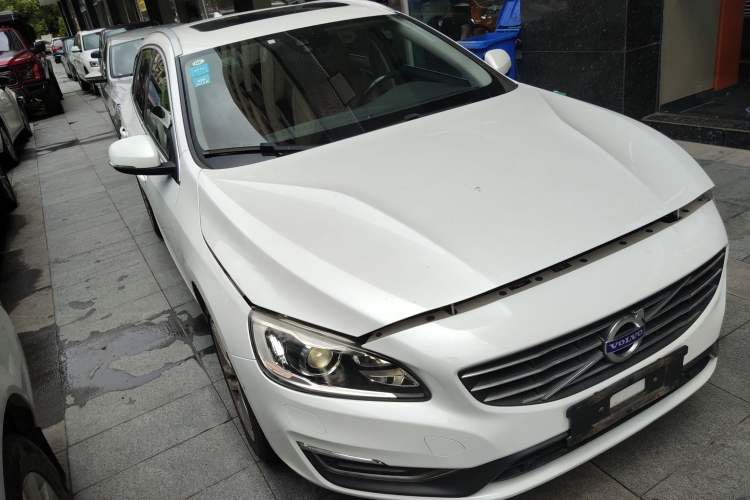 Used Volvo V60 2015 T5 Zhiya Edition
