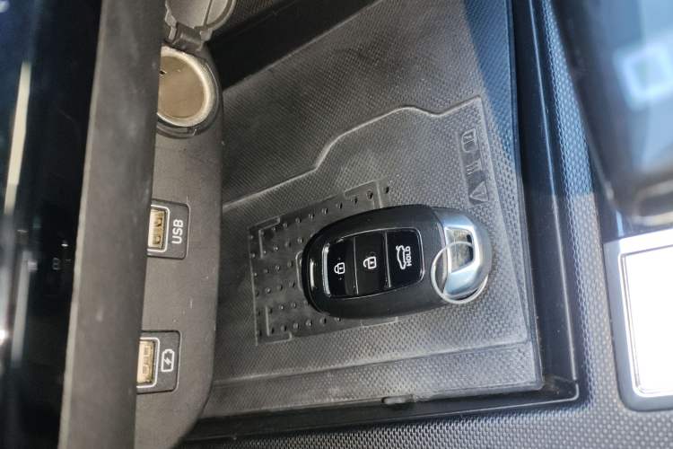 Used Hyundai Elantra 2021 1.5L CVT LUX Prestige Edition