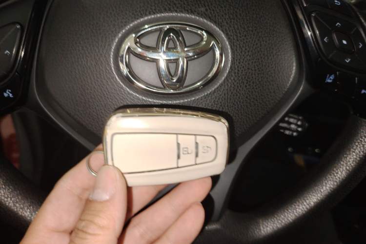 Used Toyota IZOA 2020 2.0L Enjoy Edition
