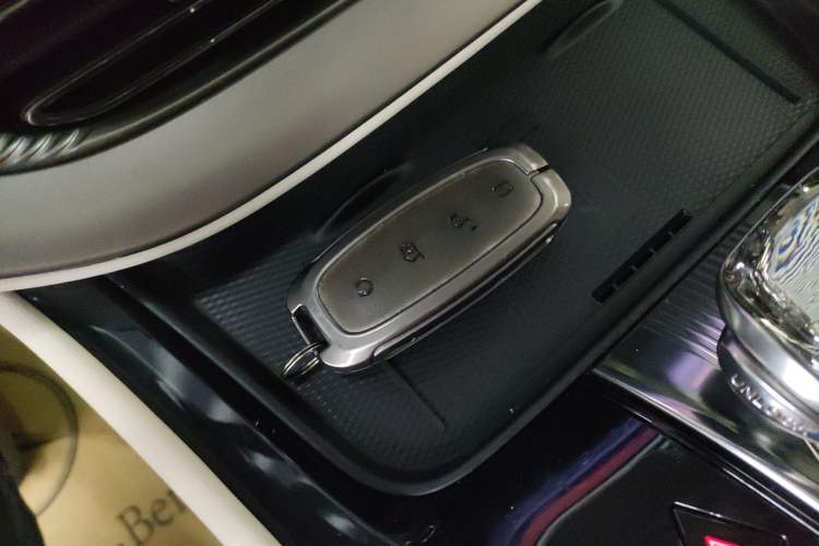 Used Denza D9 2024 DM-i 980 Four-Wheel Drive Prestige Model
