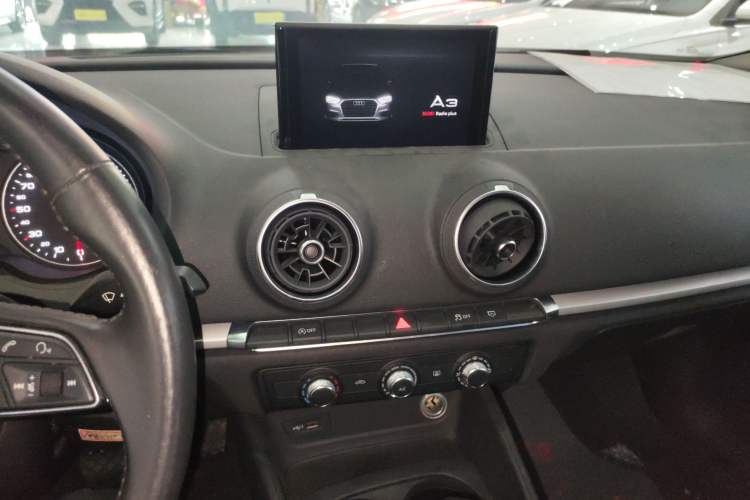 Used Audi A3 2020 Restyled Limousine 35 TFSI Ambition Version China VI
