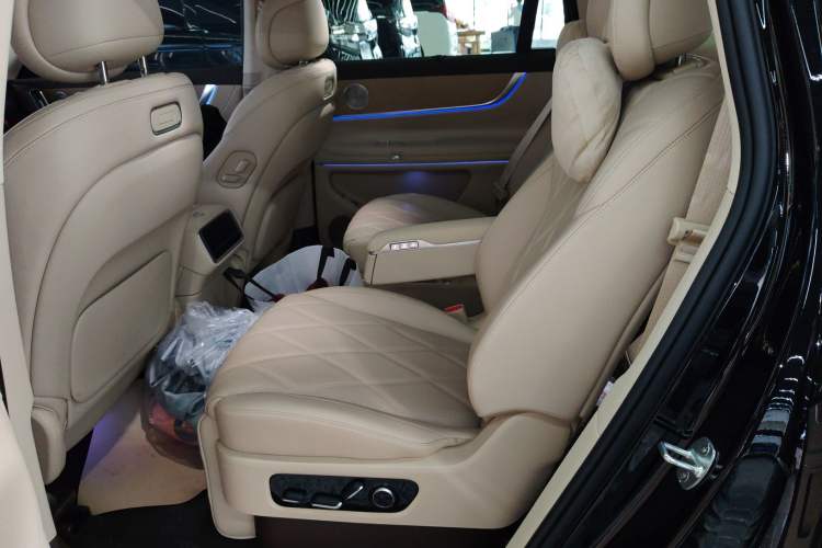 Used Hima AITO M9 2025 Extended-Range Ultra Version 52 kWh 6-Seater