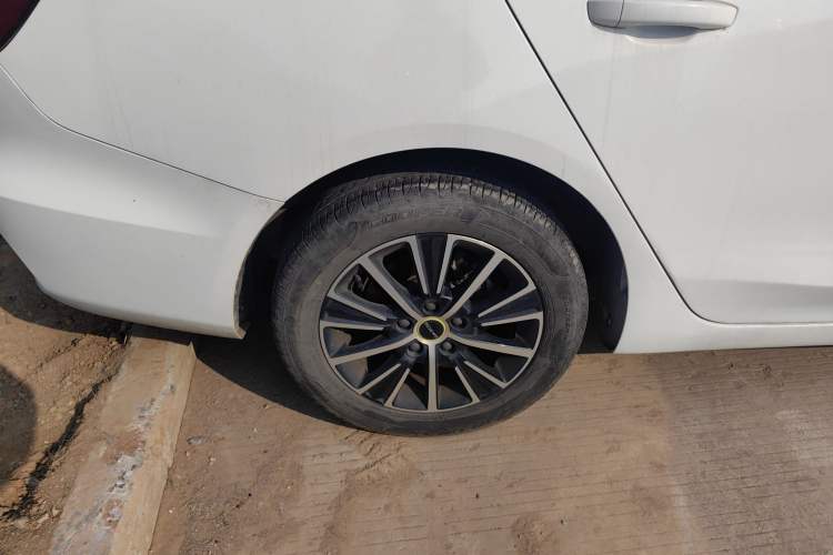 Used Roewe i5 2021 1.5L CVT Platinum Edition
