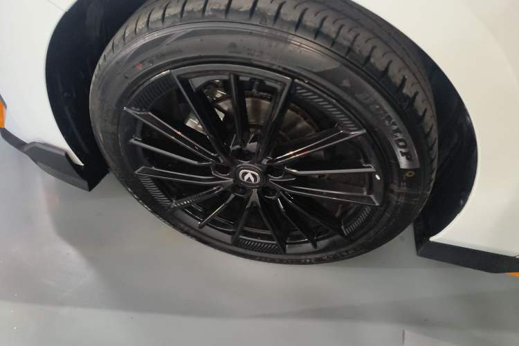 Used Changan UNI-V 2025 1.5T 500Bar Prestige Sporty Version
