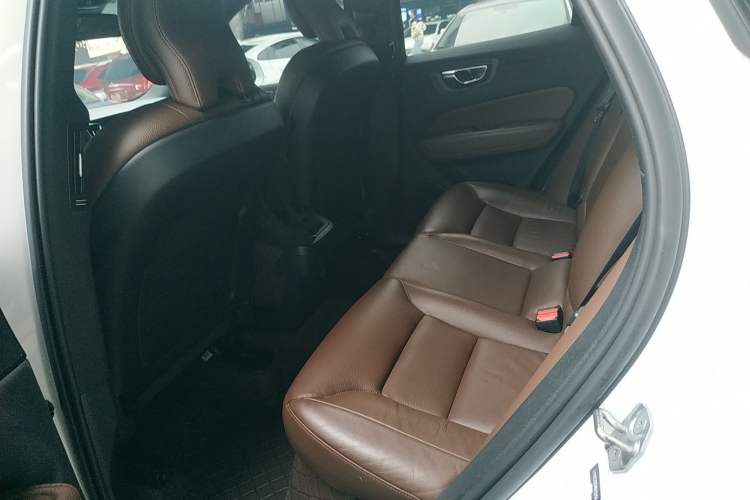 Used Volvo XC60 2021 T5 4x4 Smart Luxury Edition
