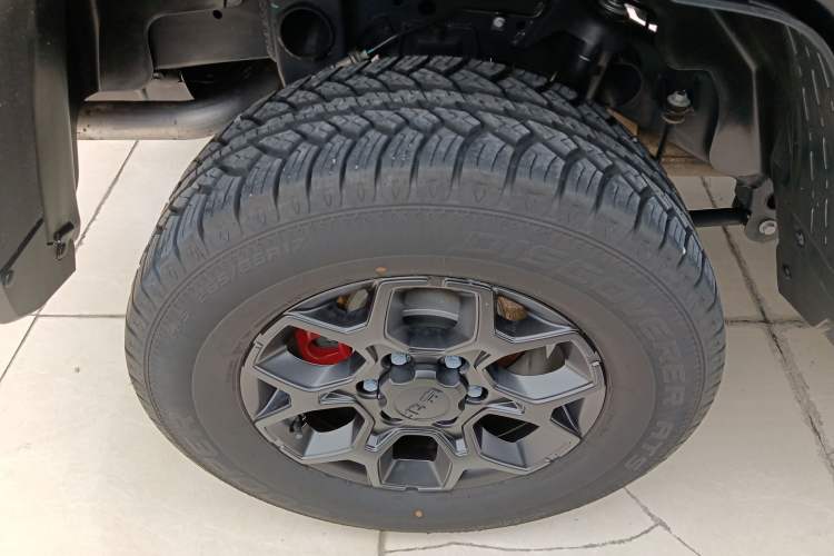 Used Beijing Auto BJ40 2023 2.0D Automatic Four-Wheel Drive Blade Hero Edition Adventurer Type
