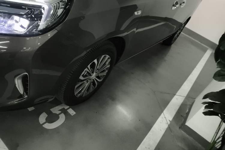 Used Buick GL8 2022 Land Cruiser Executive Class 652T Comfort Model
