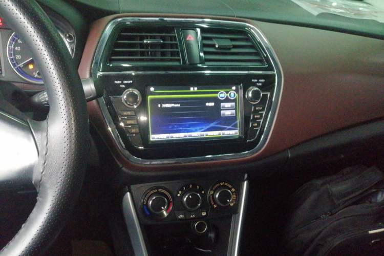 Used Suzuki Vitara S-Cross 2017 1.6L Manual Two-Wheel Drive Urban Fashion Model