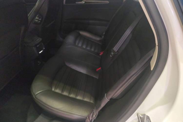 Used Ford Mondeo 2013 2.0L GTDi240 Flagship Edition
