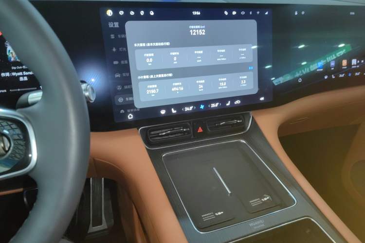 Used Hima AITO M8 2025 Extended-Range Ultra Version 53.4 kWh 6-Seater Edition
