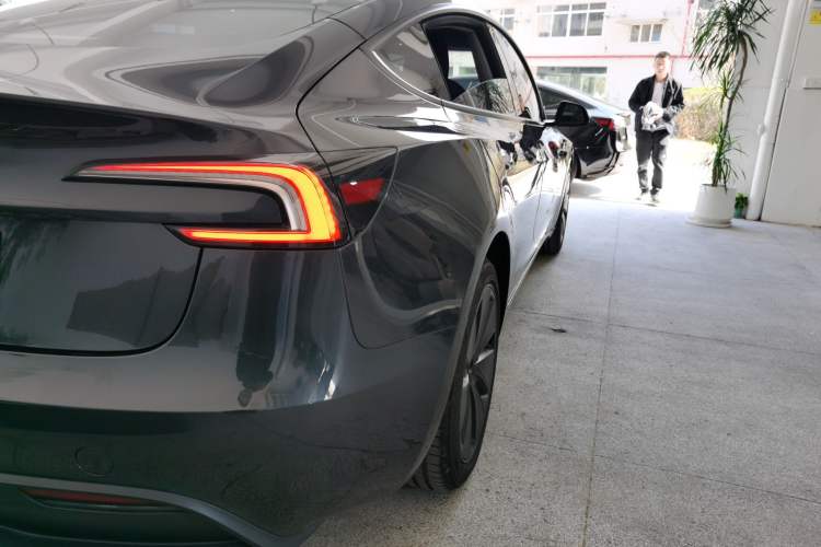 Used Tesla Model 3 2025 Rear-Wheel-Drive Version
