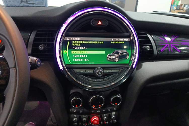 Used  MINI 2018 1.5T COOPER Artist Five-Door Edition
