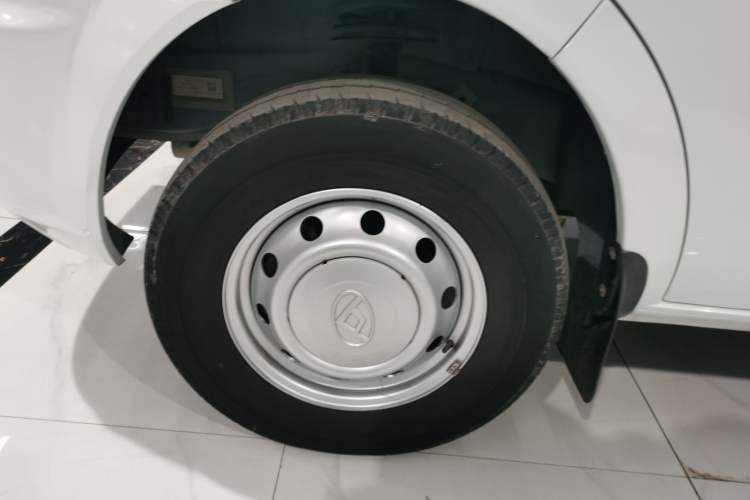 Used SAIC MAXUS Xintu V80 2021 2.0T AMT Classic Aoyuntong Long Wheelbase Mid-Roof 6/7/8/9-Seater
