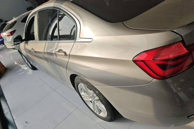 Used BMW 3 Series 2016 320Li Ambition Model
