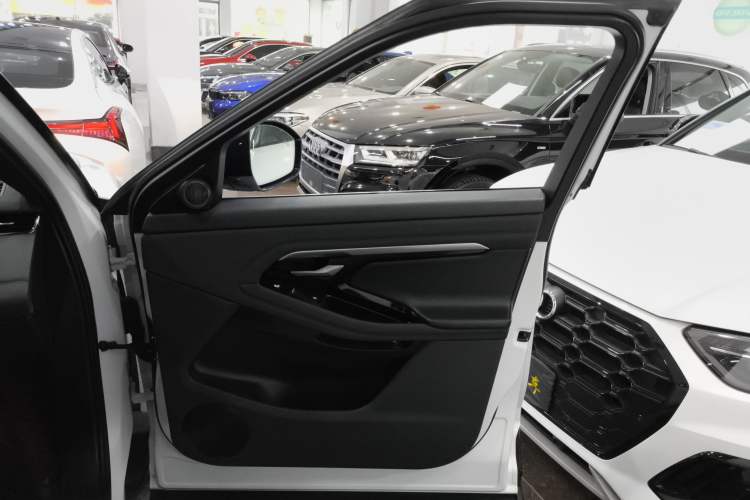 Used Land Rover Range Rover Evoque 2020 249 PS R-DYNAMIC SE Sport Technology Edition
