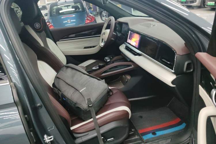 Used Geely Auto Monjaro L 2021 2.0TD DCT EVO Two-Wheel Drive Smart Luxury Version
