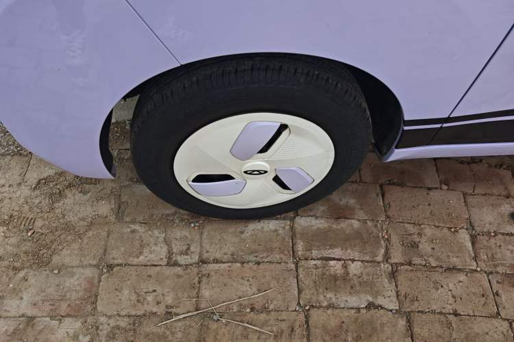 Used Chery QQ Ice Cream 2022 120km Conical Shape Lithium Iron Phosphate