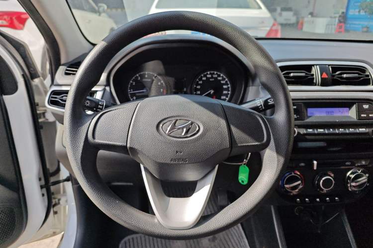 Used Hyundai Verna 2017 1.4L Manual Refreshed Version China V Standard
