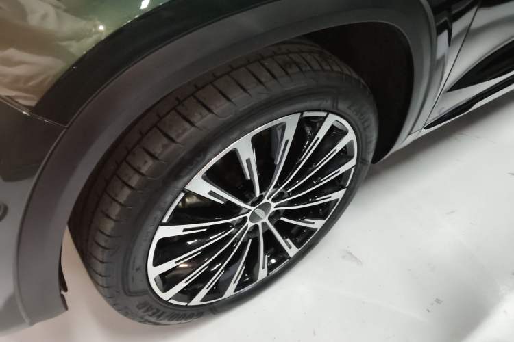 Used Geely Auto Monjaro L 2025 Dongfang Yao 2.0TD Automatic All-Wheel-Drive Wangyue Edition
