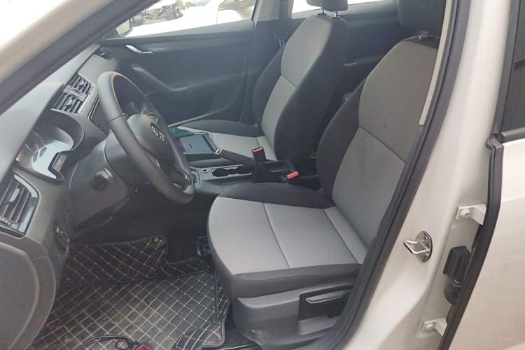 Used Skoda Octavia 2017 Classic Model 1.6L Automatic Standard Edition
