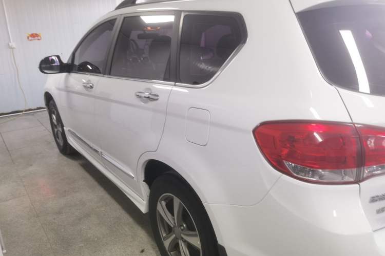 Used Haval H6 2016 Upgraded Model 1.5T Manual Two-Wheel Drive Elite Version
