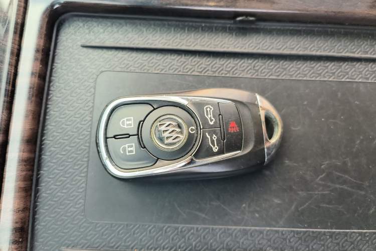 Used Buick GL8 2018 ES 28T Flagship Model China VI Standard
