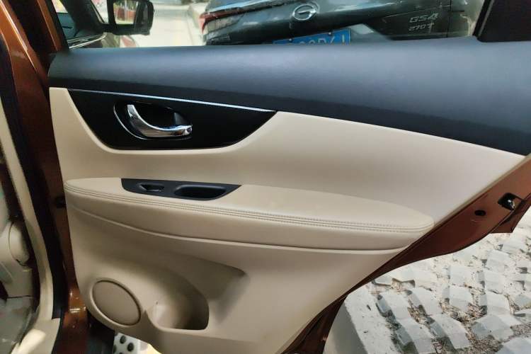 Used Nissan X-Trail 2014 2.5L CVT Luxury Edition 4WD
