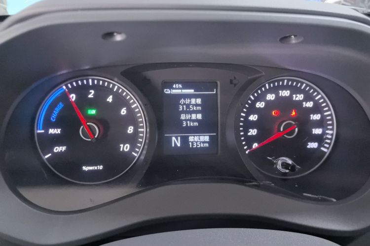 Used Wuling Yangguang 2024 300KM Comfort Version Passenger Van 75kW