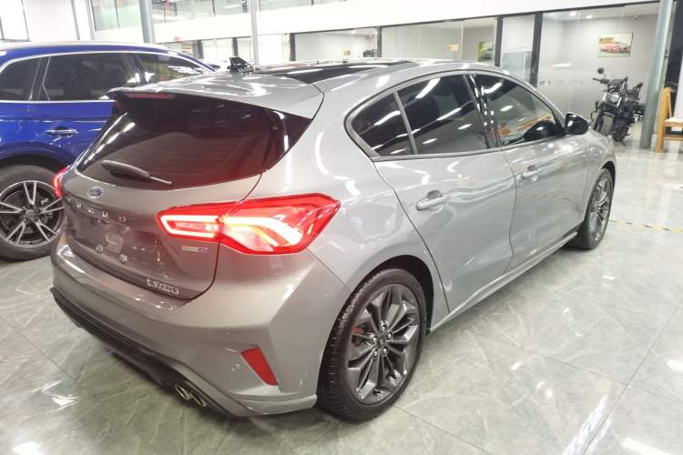 Used Ford Focus 2022 Hatchback EcoBoost 180 Automatic ST Line
