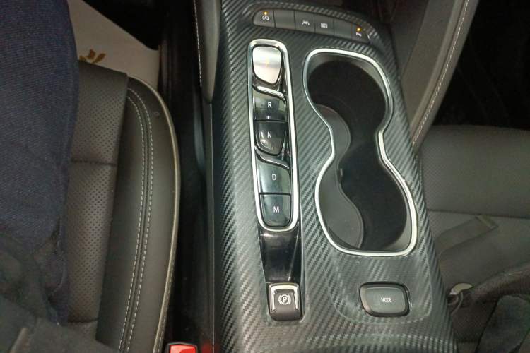 Used Buick Envision 2022 Encore S 652T Two-Wheel-Drive Luxury Model
