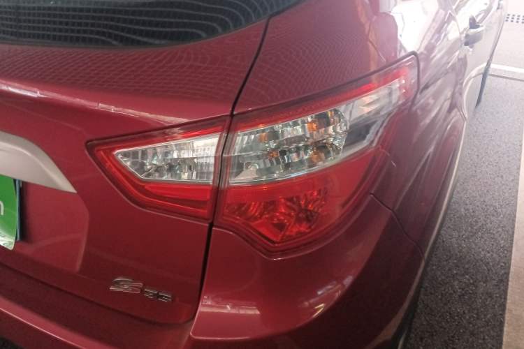 Used Changan CS35 2014 1.6L Automatic Luxury Model China IV Standard
