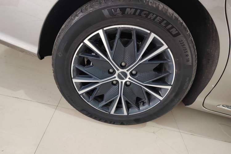 Used Roewe iMAX8 2023 400TGI Comfort Edition