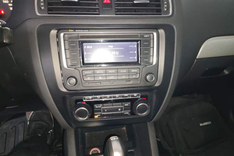 Used Volkswagen Sagitar 2014 1.4TSI Automatic Luxury Model
