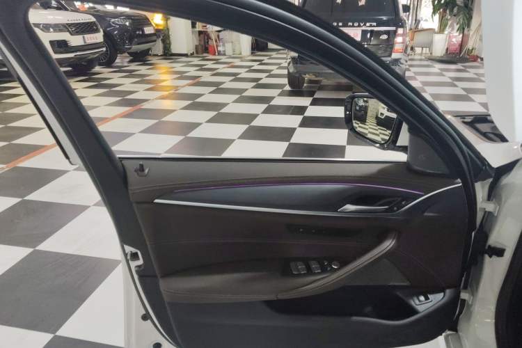 Used BMW 5 Series 2022 Restyled 530Li Luxury Edition M Sport Package
