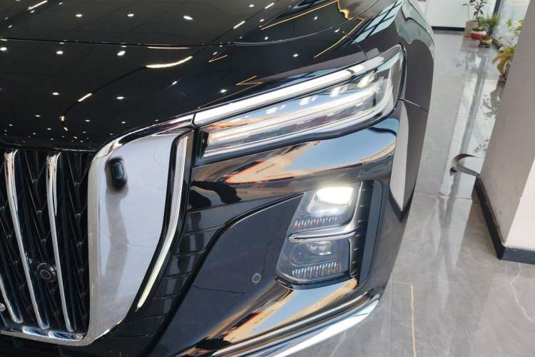 Used Hongqi H5 2025 2.0T Automatic Flag Edition – 500 000 Units Commemorative Version
