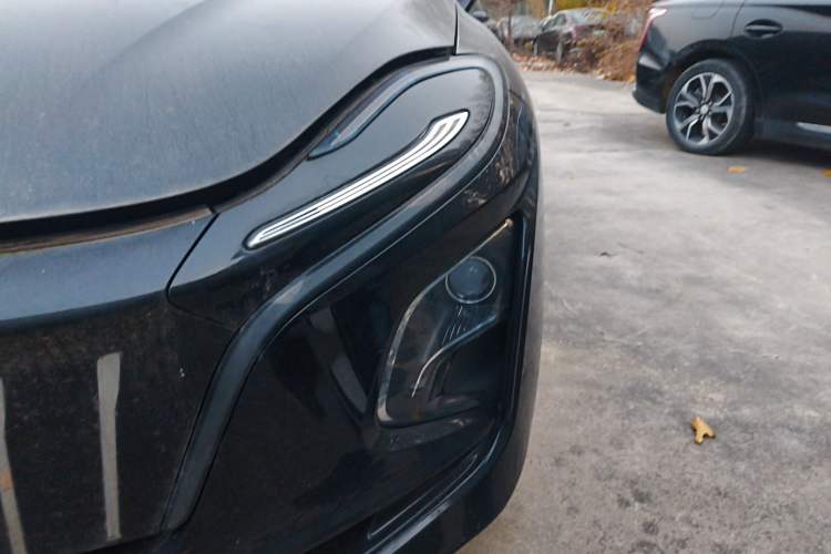 Used Hongqi E-QM5 2022 431 km Charge & Enjoy Edition
