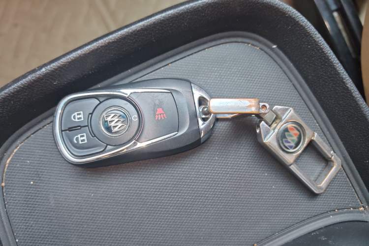 Used Buick GL8 2017 ES 28T Premium Version China V Standard
