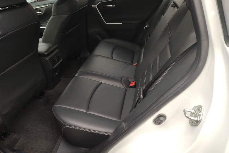 Used Toyota RAV4 2022 2.0L CVT Two-Wheel Drive Prestige Edition
