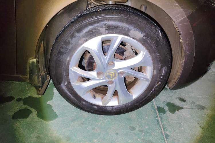 Used Citroen Elysee 2015 Zhishang Edition 1.6L Manual Fashion Model