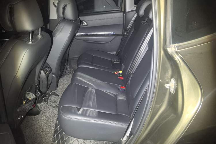 Used Peugeot 3008 2015 2.0L Automatic Classic Edition