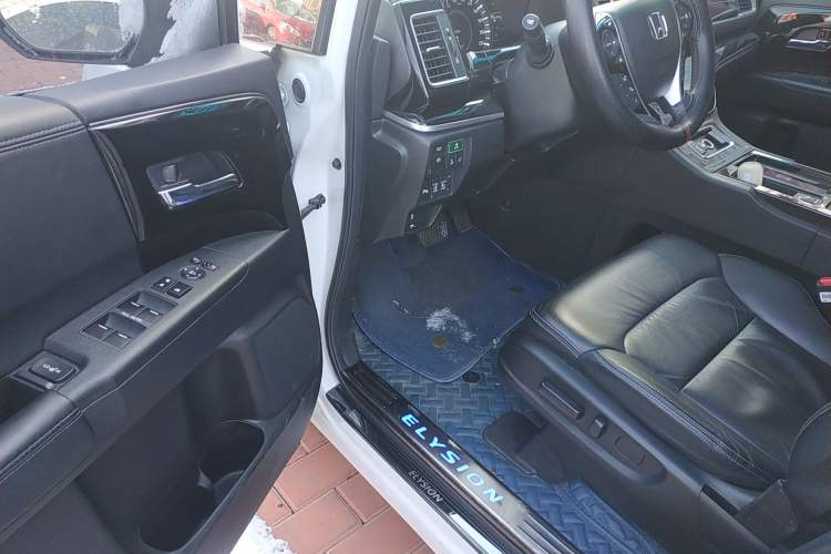 Used Honda Elysion 2019 2.0L Hybrid Supreme Edition
