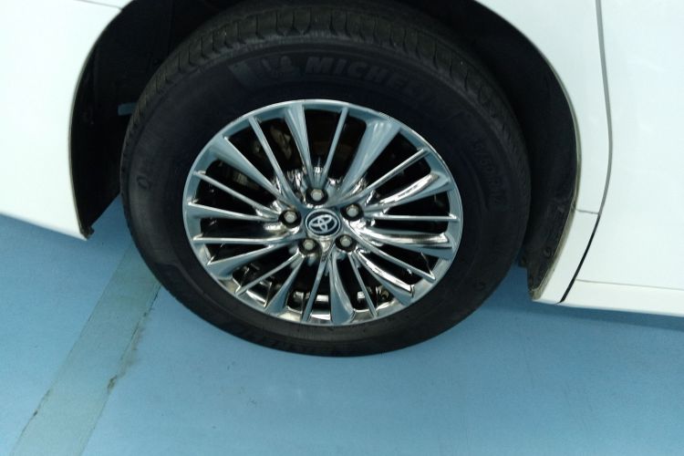 Used Toyota Alphard 2019 Dual-Engine 2.5L Luxury Edition
