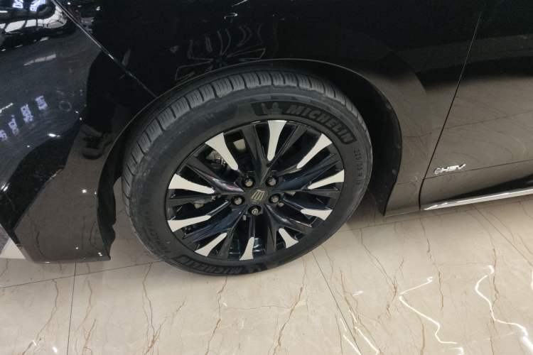 Used Toyota Vellfire 2024 Crown Dual-Engine 2.5L Supreme Executive Edition