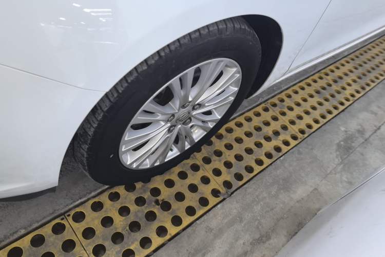 Used Buick GT 2015 15N Automatic Elite Version
