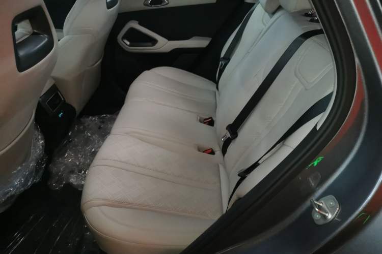 Used BYD Yuan UP 2025 Intelligent Driving Version 401 KM Dynamic Edition
